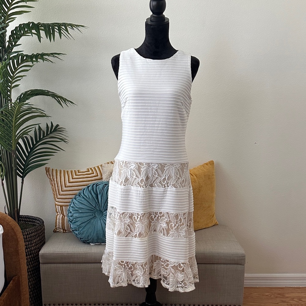 Elegant Sleeveless Bone/Cream Lace Dress